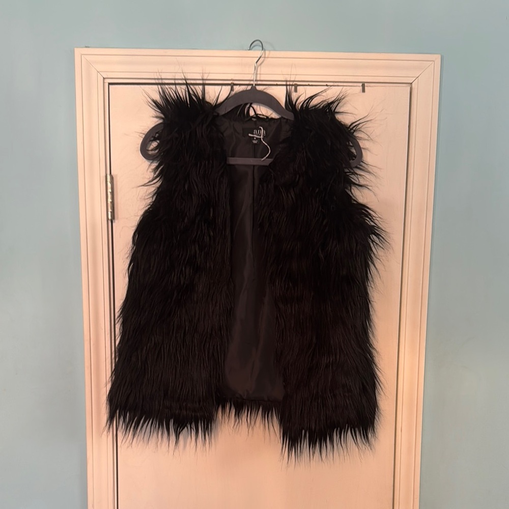 a.n.a.‎ Black Faux Fur Vest